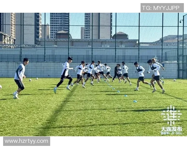 大连足球明星崛起之路：从青训到职业赛场的成长与挑战